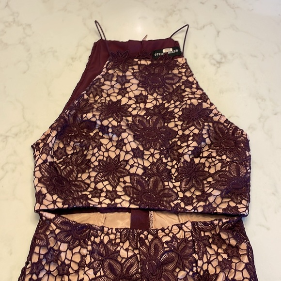 Stylestalker Rosale Lace Dress with Cut Out - Picture 7 of 9